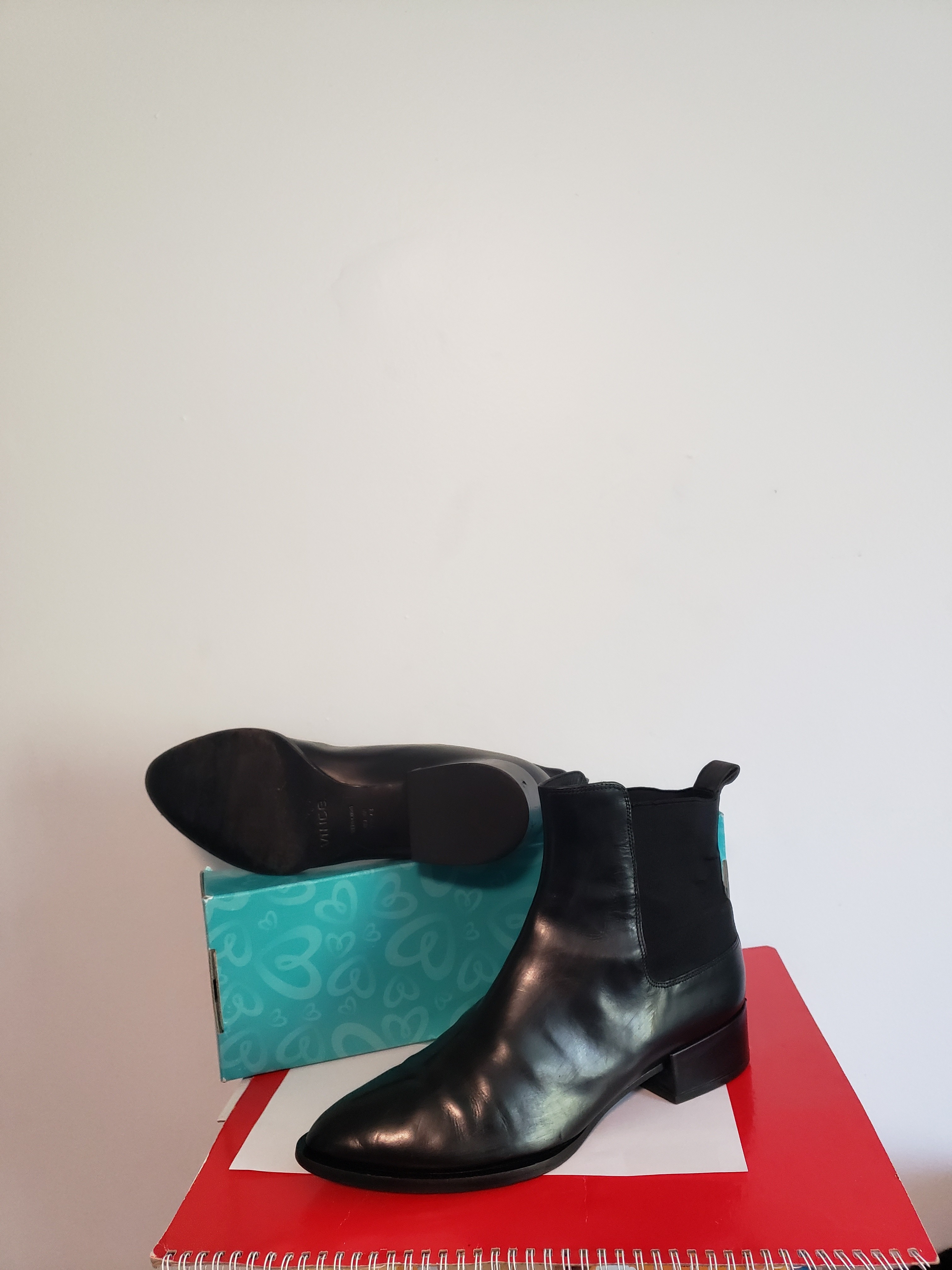 Vince Black Chelsea Ankle Boot Pure Leather 41.5/10us